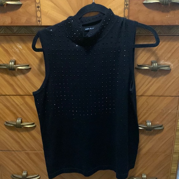 Black jeweled shell. - Picture 1 of 3